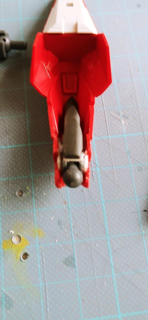 機首部分。ジョイントはボールデンアームから。機首そのものはコアガンダムのシールド兼機首部から持ってきました。