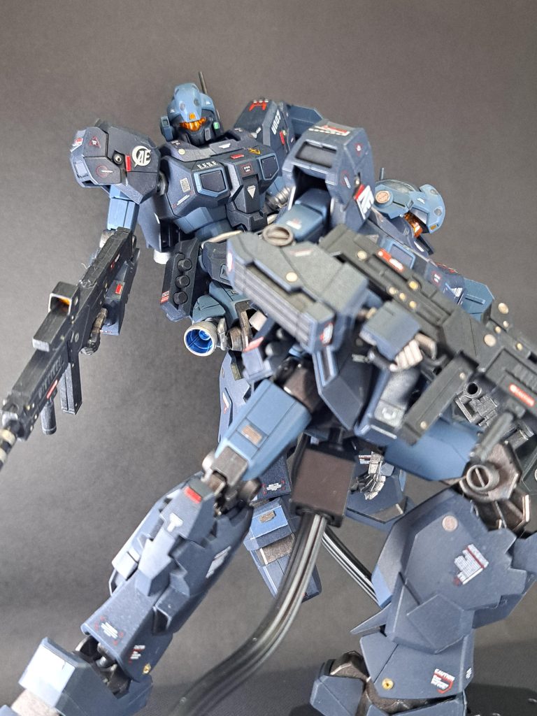 2体同時の撮影とポージング作りはすごく楽しかったのですが、めちゃくちゃ難しかったです。単騎では撮れないポージングをと撮影したのですが、マジで上手くいかないものばかりで・・・。この写真は面白い構図になったので、良かったら見てください。