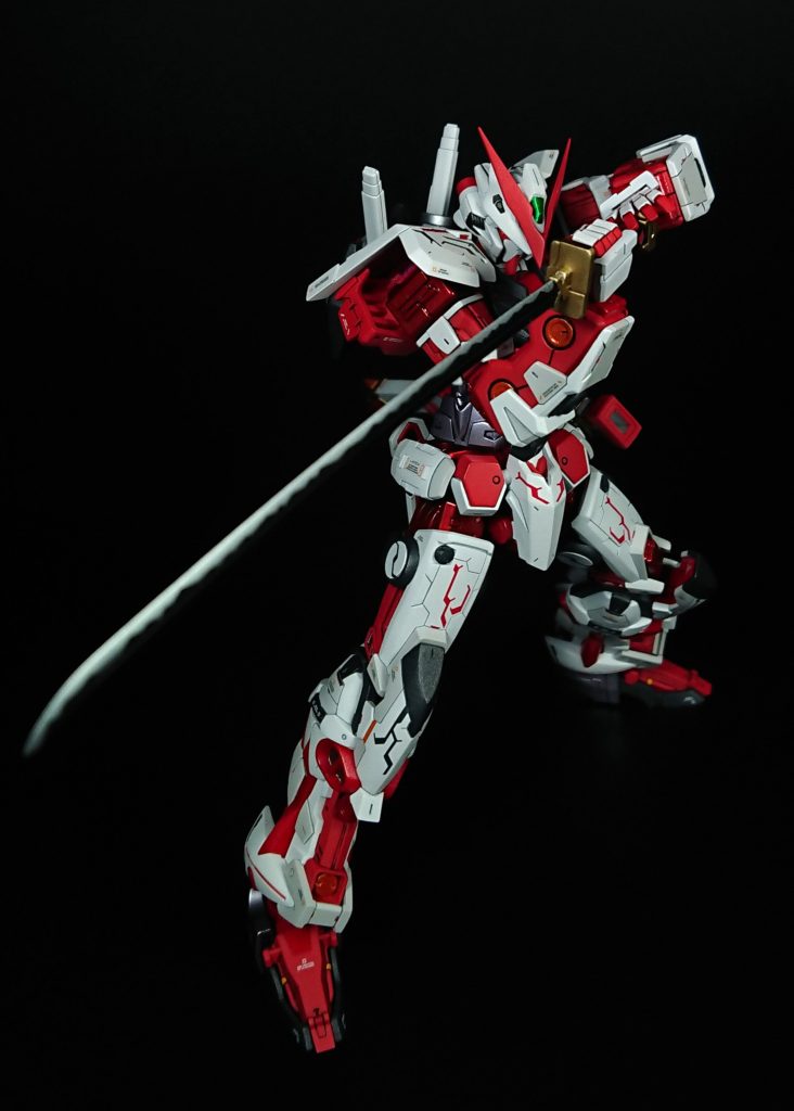 HG アストレイレッドフレーム(ドライグヘッド装備)–3枚目/制作者:明石焼き