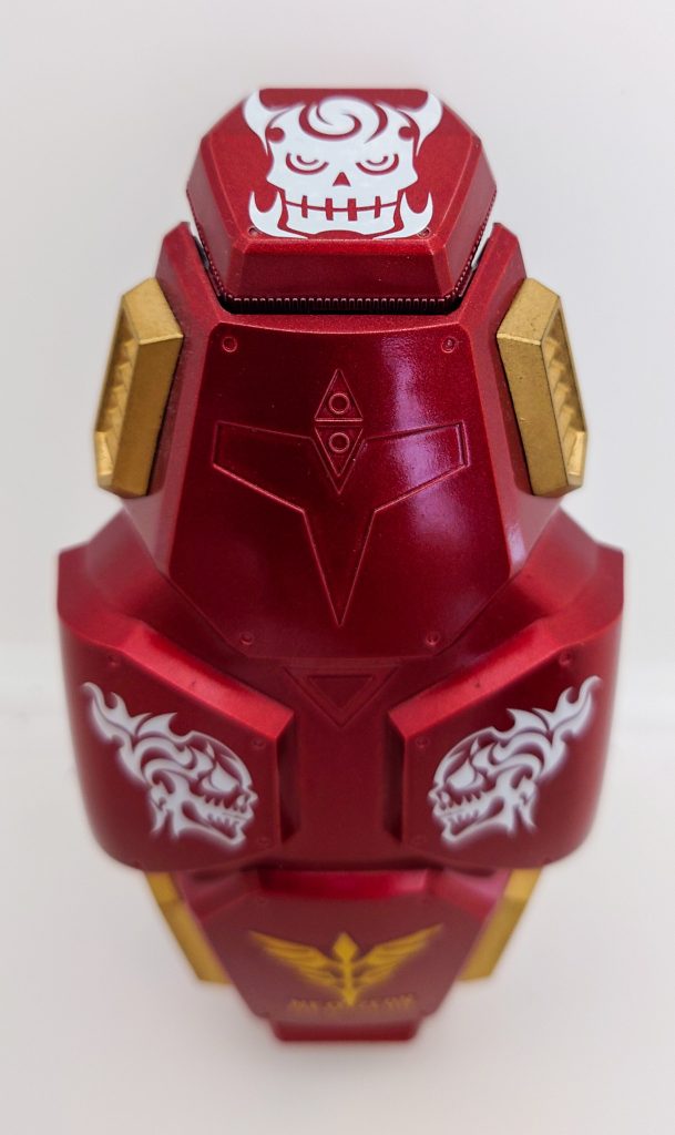 シールドの上部にもデカールを。