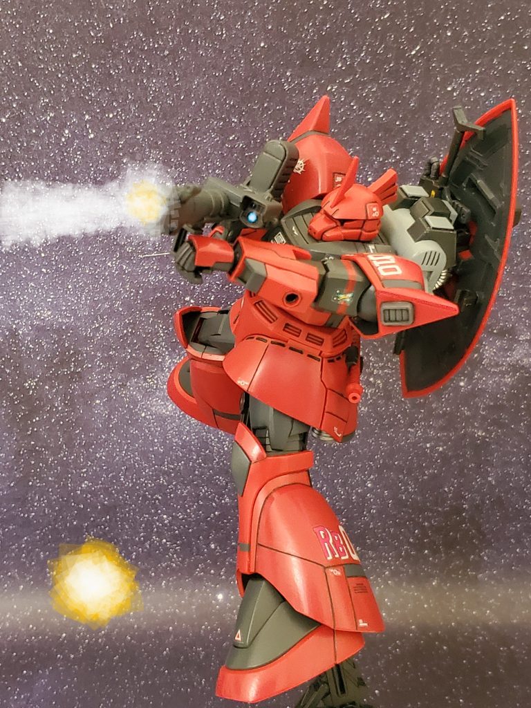 『真紅の稲妻』は敵機が並のMSではないと判断❕巧みな攻撃でノボトニー中佐のジムコマンドを冷静に追い詰めていく…✨