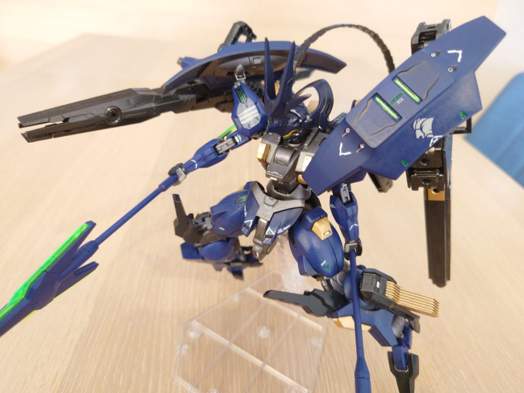 ビームバズーカとパニッシャービームジャベリンとパルチザンがメイン武装