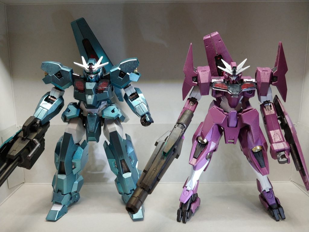 ウル & ソーン　並べてこれも自分としては特に違和感違和感無いかな今回のマーカーはメインのボディカラーは別用で作ってて気に入らず色々混ぜてできたやつで内容不明基本は【ヘビーガンメタリック×蛍光ピンク】ですが【ヘビーガンメタリック×蛍光ピンク×他】、【ヘビーガンメタリック×蛍光ピンク】、ニューホワイト、ホワイトゴールド、ロイヤルメタレッド、ガンダムメタグリーン、ヘビーガンメタリック、メタリックピンク、【ガンダムブラック×ガンダムゴールド】水性ホビーカラー タイヤブラック[inﾏｰｶｰ]