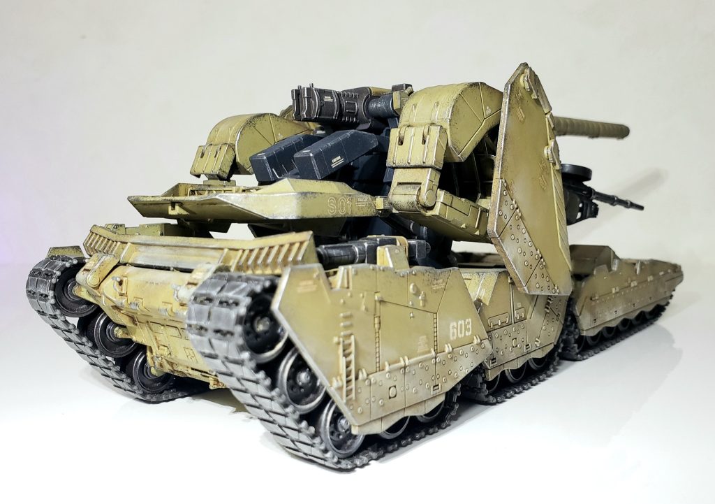履帯は軟質ゴム製です。ドライブラシとウェザリングマスターでそれっぽく。