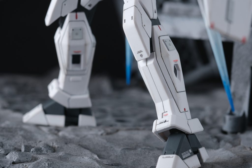 足。スジボリがんばったね。(またそれか)ちなみにこの地面は撮影用として、コロニーの残骸と小惑星のイメージで同時進行して作りました。