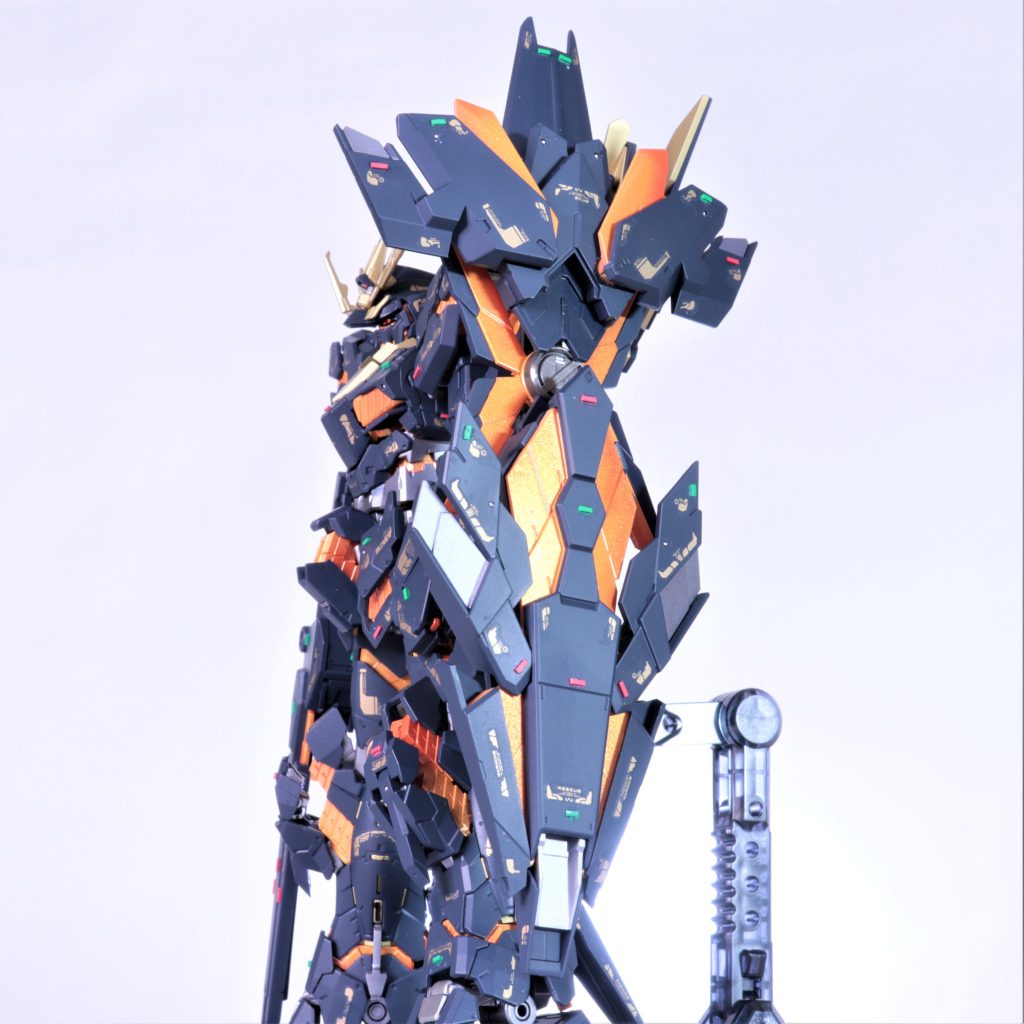 煽り角度の盾がイカしてます