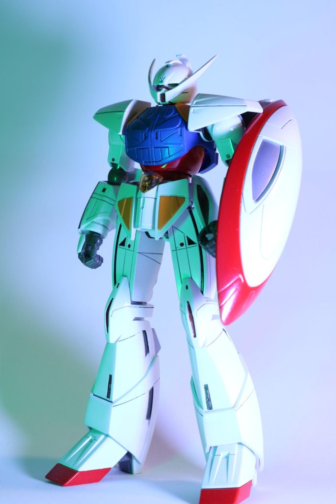 全体像。CAUTIONデカールは無い方が自然かなと思ったのでデカールの類いは一切貼っていません。ターンエーはシンプルが似合います。