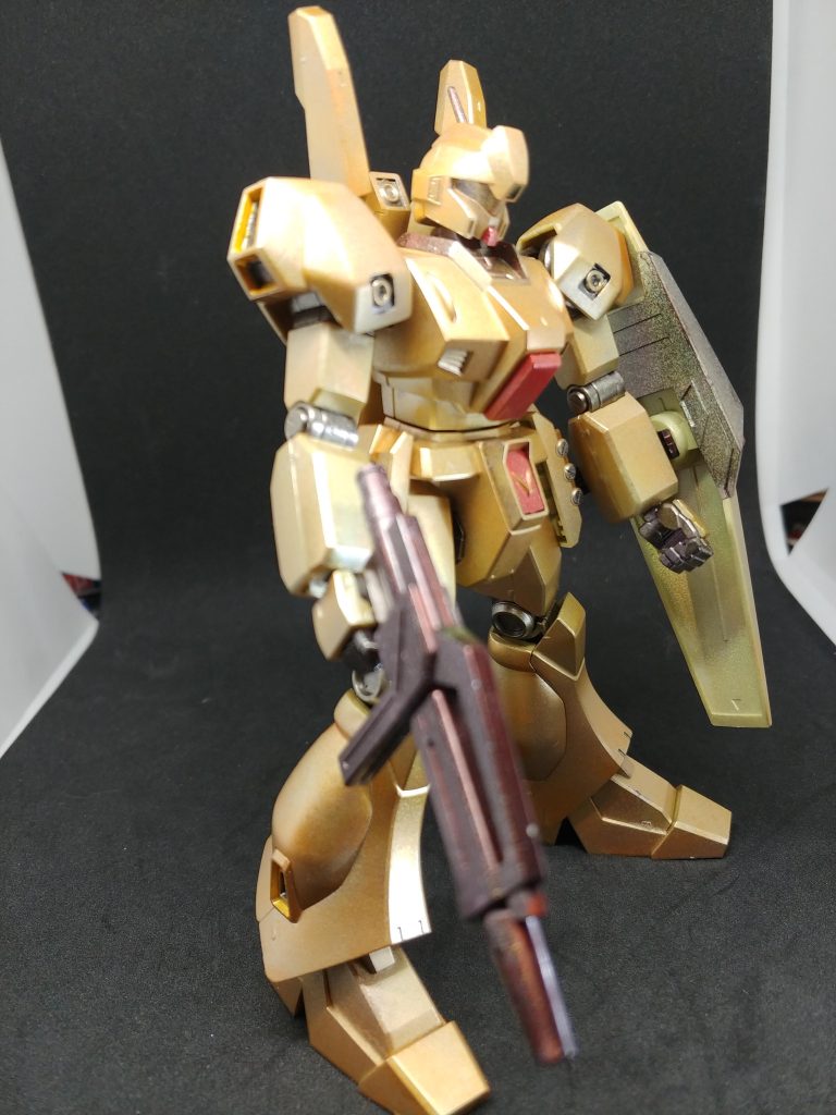 あと、全体的に薄くオレンジ、部分的に濃いめにオレンジを下地に塗ってます。が、これもちょっと分かりづらくなりました。まぁ、ちょっと狙いどうりにはいってません💧でも、一応全然ではないんでホロもちゃんと入って綺麗ですし。