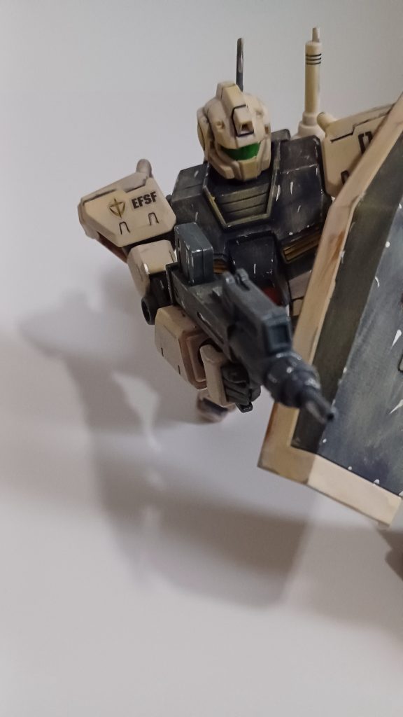 横に移動しながら打ち合う！所々ジムのペンキが剥がれています。