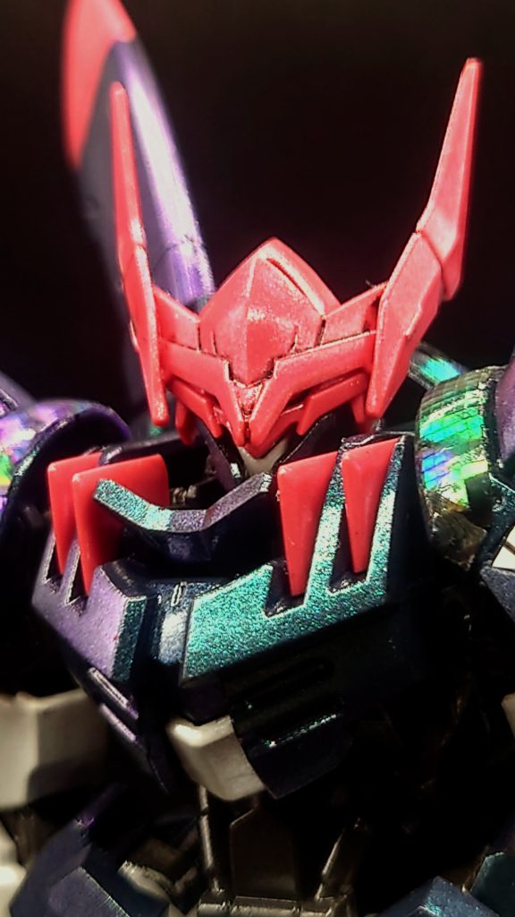 フェイスマスクにはガンダムマーカーで墨容れをば。