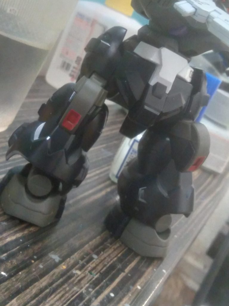 I painted the inside of the knee thrusters as well