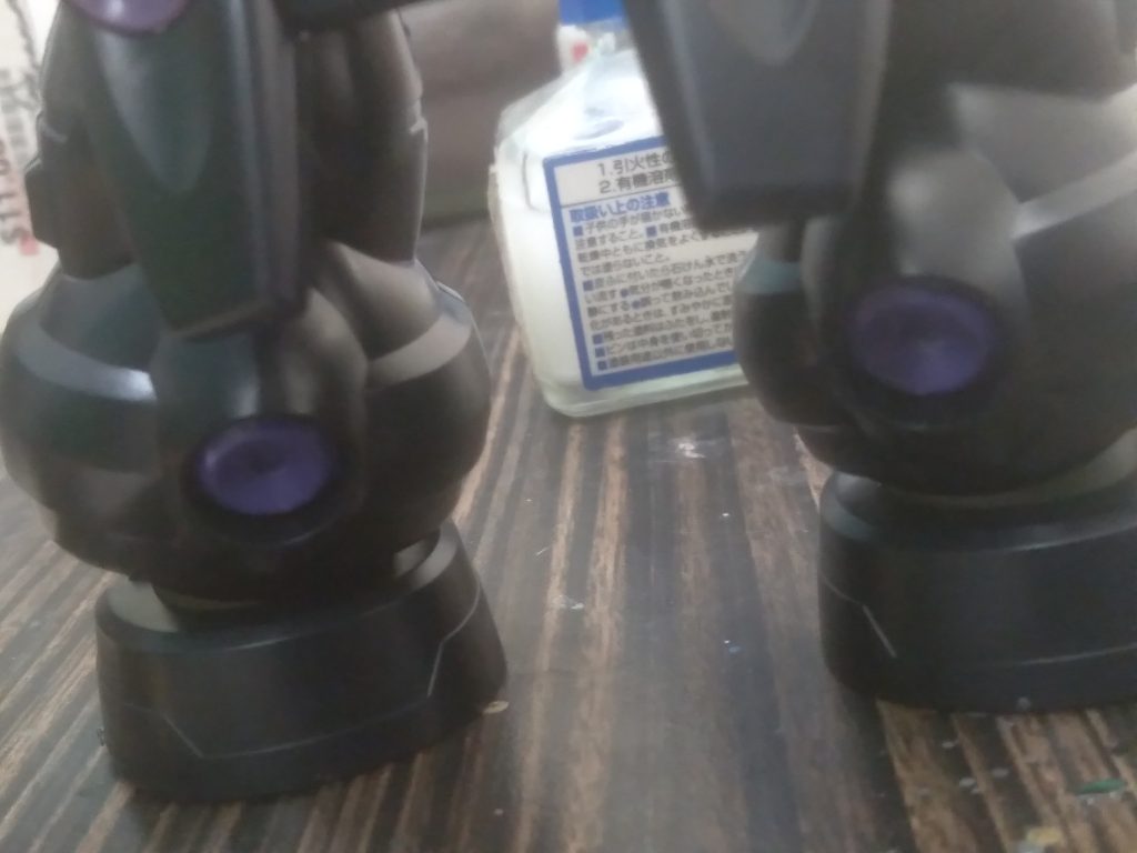 The back of the legs are painted purple