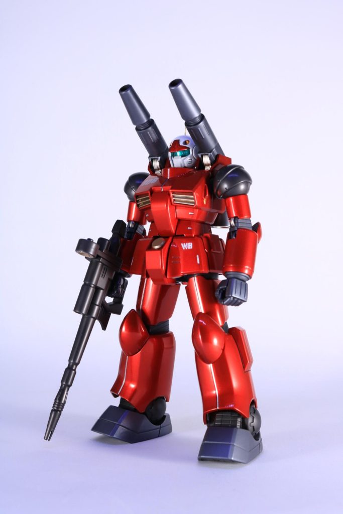 艶消しにするか迷いましたが、自分の好みに従ってレッドキャンディで仕上げてます。クリアー塗料はガイアノーツのプレミアムレッドを使ったので綺麗に発色したと思います。