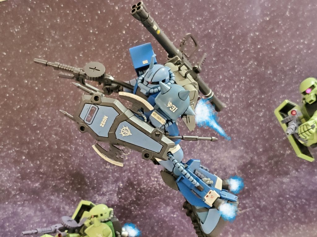 ランバ・ラル大尉は部下のアコース、コズンを引き連れ発艦💨高機動型ザクは開発部が対MS戦闘用に試作した武装『ツインアックス🪓』を装備して出撃😎✨