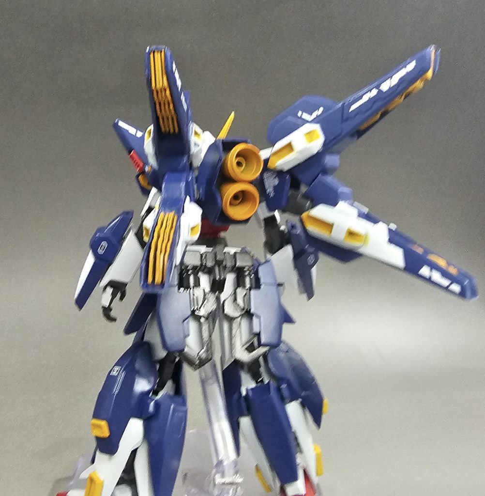 本家のような変形するバインダーが作れなかったのでオリジナル要素で上下のバインダーを連結して高機動形態を作りました…