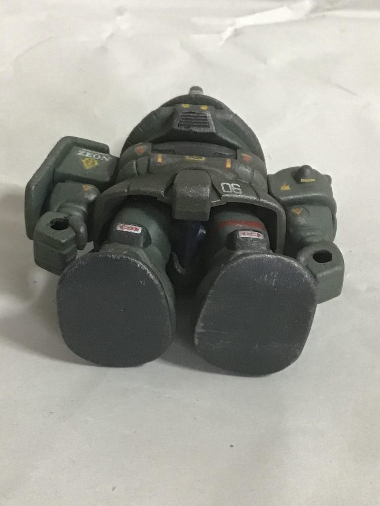 口はモールド入りプラ板を入れました。股関節は後ハメできるよう受けを削りました。