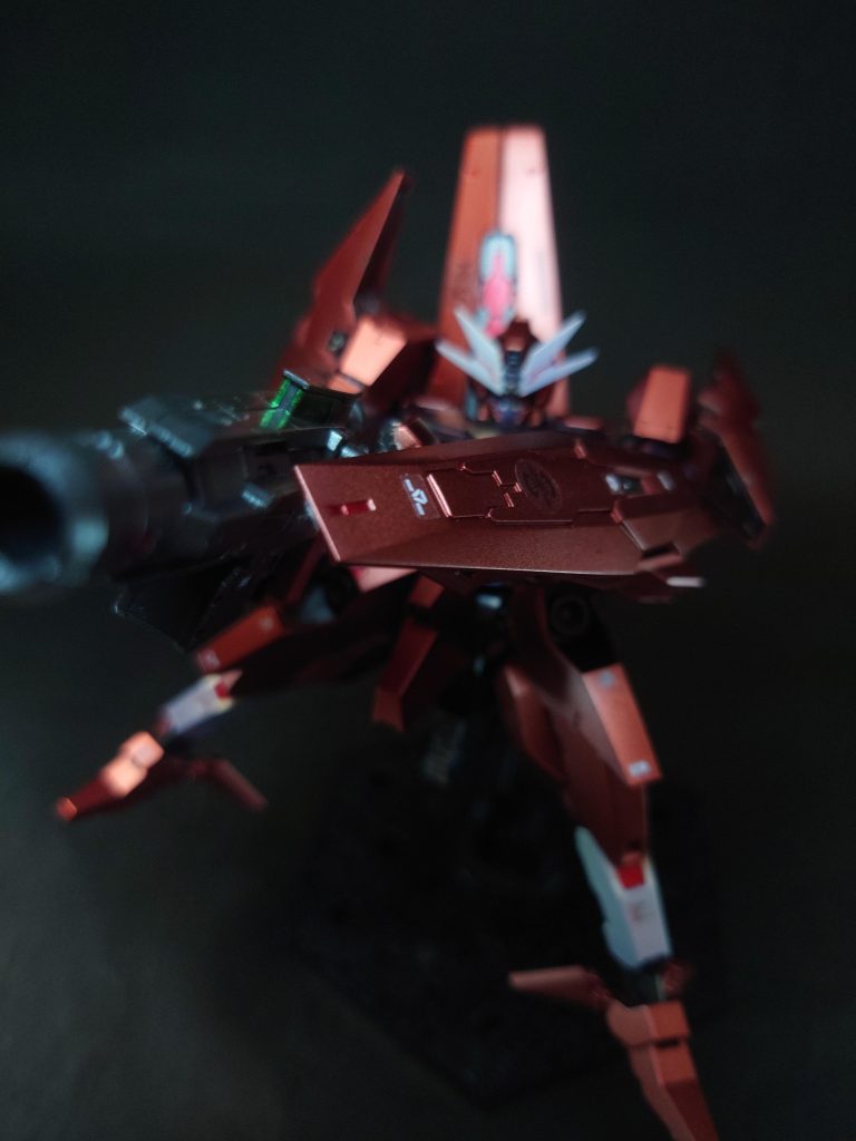 大型ビーム切断ユニット大出力ビームを発射するオプション装備。発射されるビームは、フロントの構造体を溶断するだけの威力を誇る。プラント・クエタ襲撃の際にデリング・レンブランを孤立させる目的で使用された。