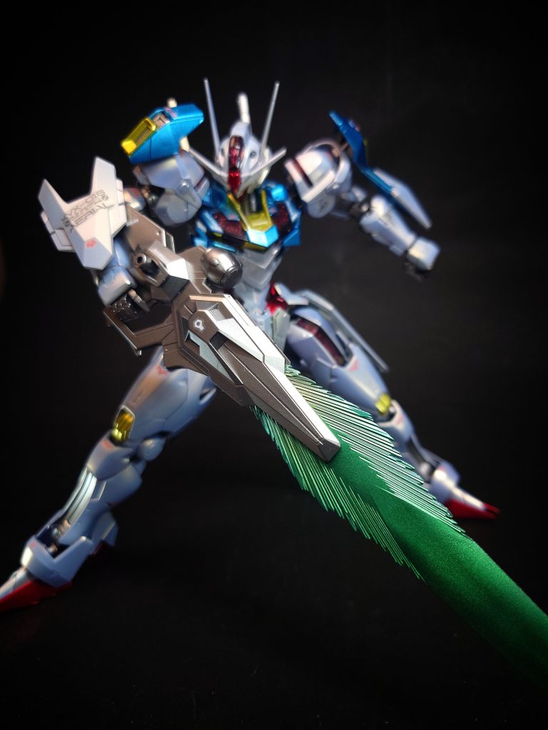 シェルユニット全身に配された制御端末。パイロットと機体の間で膨大な情報伝達と処理を可能とし、ガンビットを運用するなど、GUNDフォーマットの稼働レベル(パーメットスコア)が一定の強さにまで達した際にはこれが電子回路のようなパターンを描き発光する。