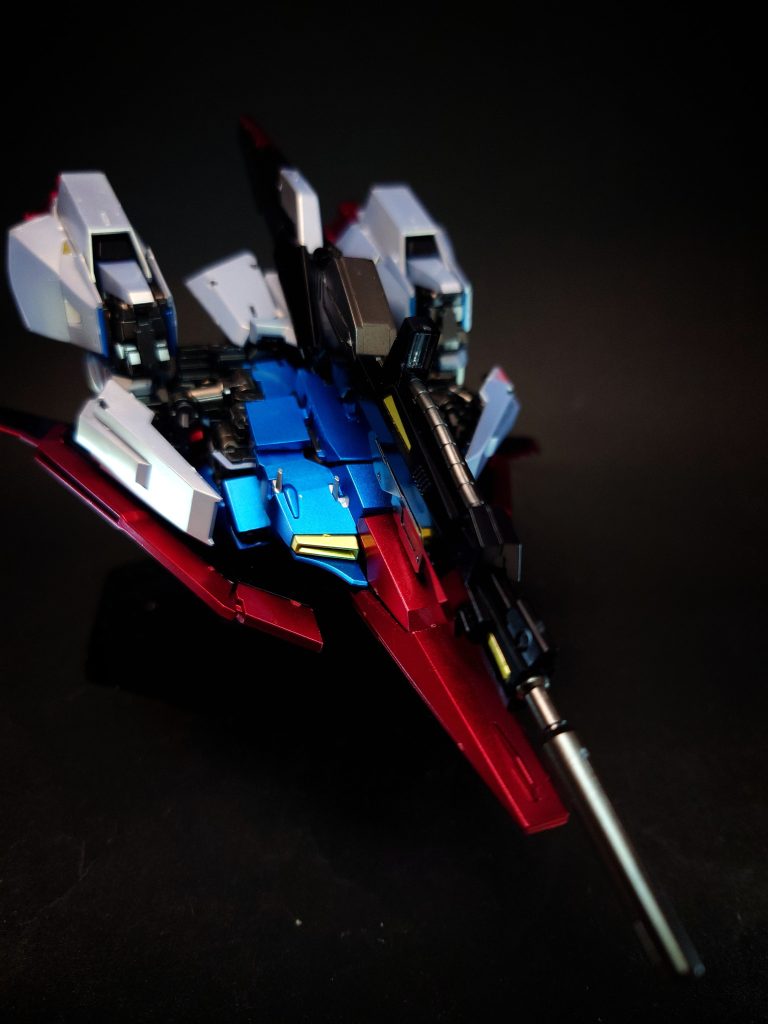 変形ウェイブライダー形態に変形する。この形態ではノンオプションでの大気圏突入が可能。