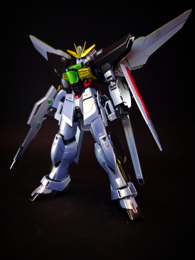 戦前の基本設計をベースにした機体ではあるものの、中身は別クラスであり、戦後に開発されたMSでは最強クラスの性能を誇る[3]。また、フラッシュシステムも移植・搭載されているためGビットの指揮・連携能力も維持しており、戦前に開発された各種オプション兵装との連携やリンクも可能[2]。戦前のガンダムタイプ同様、支援戦闘機Gファルコンとの合体機構を備えている[7]。 大幅な出力上昇にともなって増加した熱エネルギーを効率的に排熱するため、腕部と脚部には放熱用のエネルギーラジエタープレートが新設されており、頭部も放熱効果を高めた形状となっている[2]。MS単機としての戦闘力も大幅に向上しており、脚部各所に機動性向上の為のスラスターが増設され、機動性も高く、白兵戦においても極めて優れた運動性能を発揮する[2][8]。 専用バスターライフルやハイパービームソード等の武装に関しても、ガンダムXに装備されていた武装の威力を遥かに超える、中～近距離戦闘において高い攻撃能力を誇る武装を装備している。対MS戦でも圧倒的な戦闘力を発揮し、ツインサテライトキャノンと合わせ、あらゆる距離帯や目標に対して効果的な攻撃が行える点が本機最大の特徴と言える