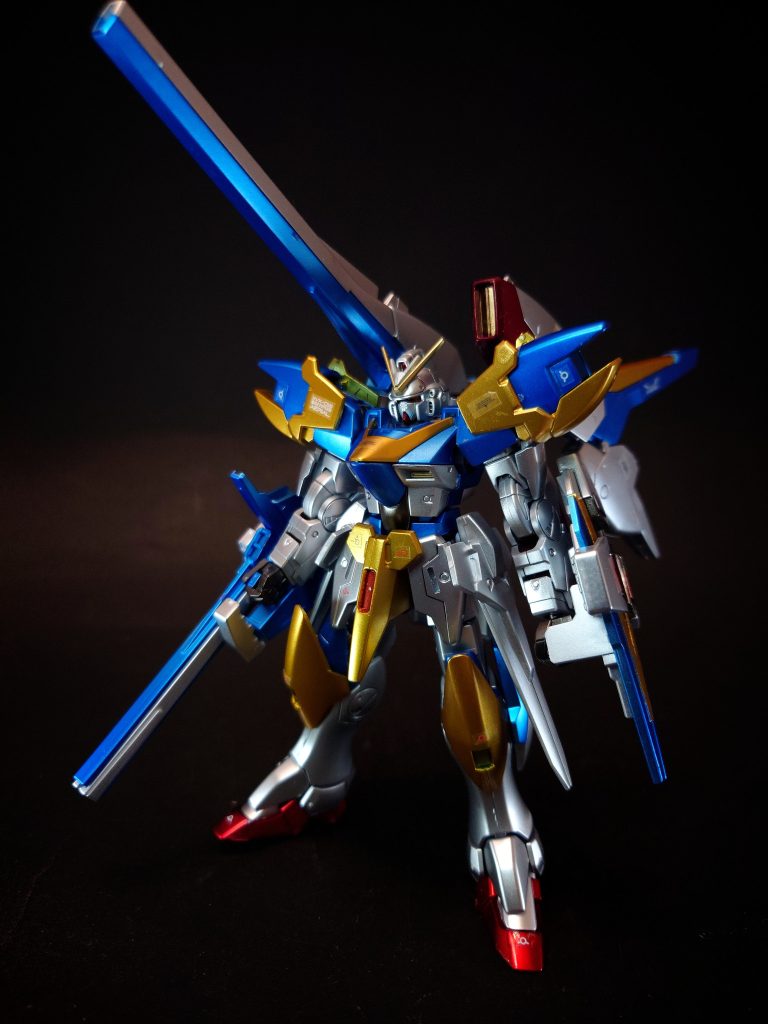 対艦戦闘を想定したロングレンジの砲撃戦と拠点防衛や要撃に特化したミドルレンジの戦闘が交錯するエンジェル・ハイロゥ攻略戦では戦闘状況に関して言えば、結果的には理想的な装備であったという事もできる。最終決戦を前に運用可能な装備をありったけかき集めて装備するのは、白いモビルスーツことガンダムの伝説の一つともされており、V2ガンダムはその系譜に連なる機体であったと言うことができ、宇宙世紀0153年時点における最強の機体とも評された。