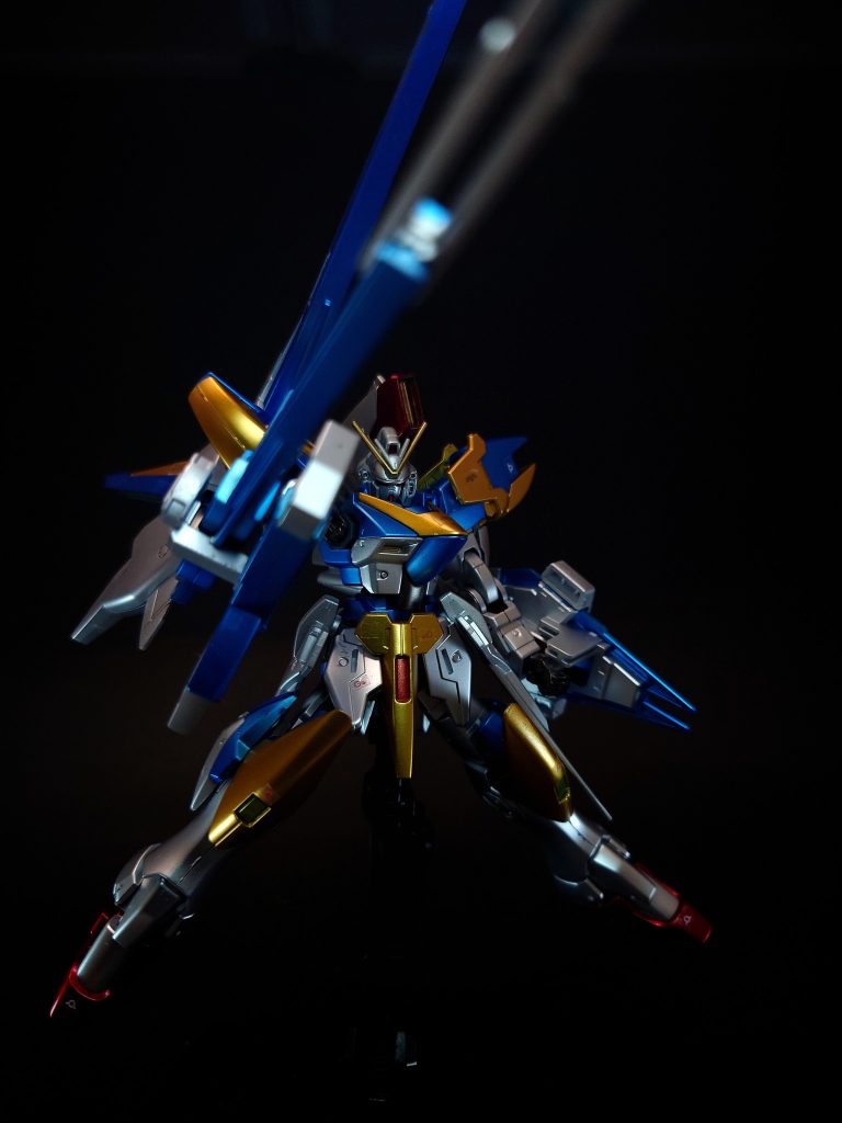 メガ・ビーム・ライフル開放型のメガ粒子圧縮デバイスを採用した腕部用オプション装備。リガ・ミリティアの標準装備として量産した装備を発展させたもの。威力に対して比較的軽量であるため、アサルト装備の手持ち武装として採用された。非使用時は粒子加速器とビーム発生器に分割し、その状態で腕部ハードポイントなどに懸架する事ができる。