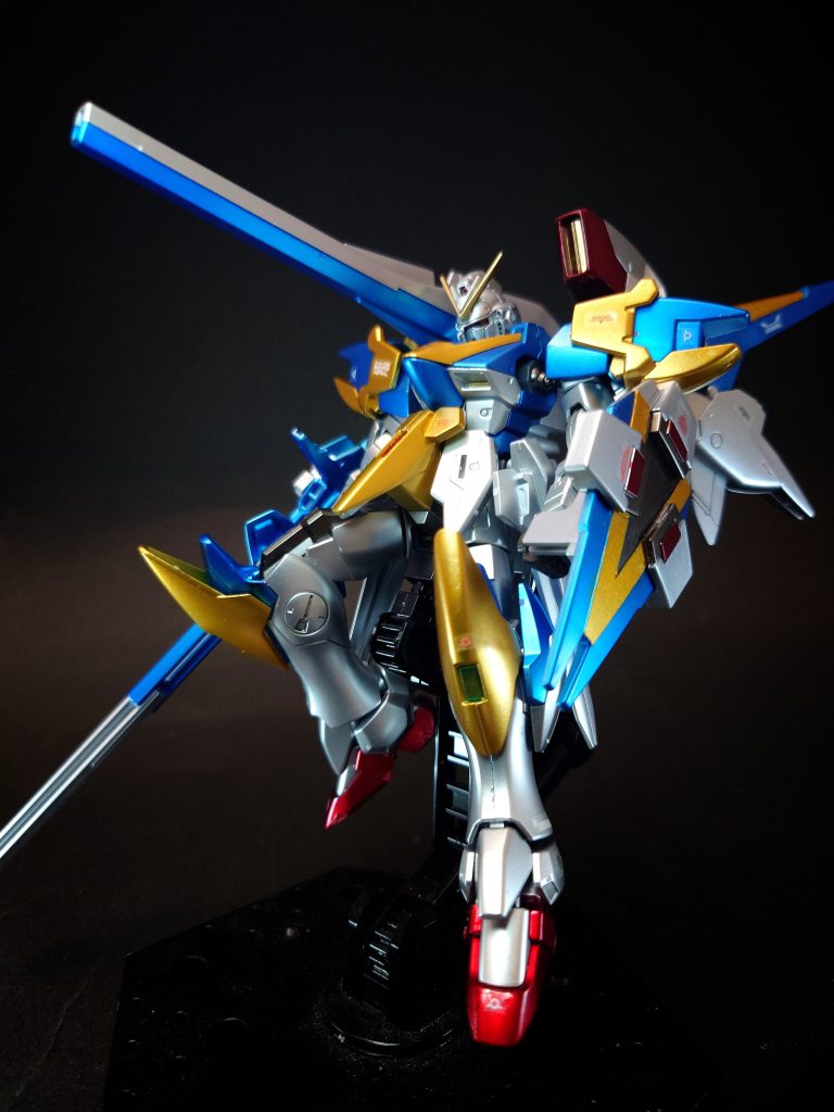 メガ・ビーム・キャノンロングレンジ用のビーム砲。小型化されているにも関わらず、射程や威力はグリプス戦役時のメガ・バズーカ・ランチャーやハイパー・メガ・ランチャーに匹敵し、対艦戦闘などで大きな威力を発揮する。