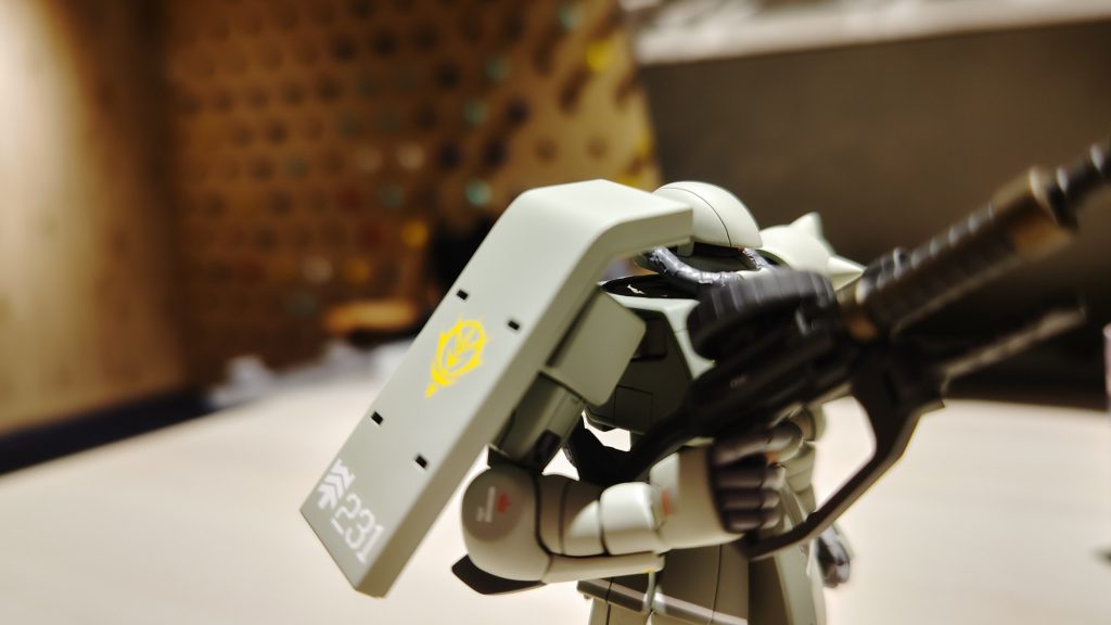 肩のアーマーの角度が切り離してから再度接着したようです!これはオリジナル要素抜群!