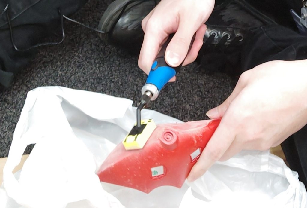 HGナイチンゲールの研磨を会社でペンサンダー使ってやつ猛者もおりますwwwww