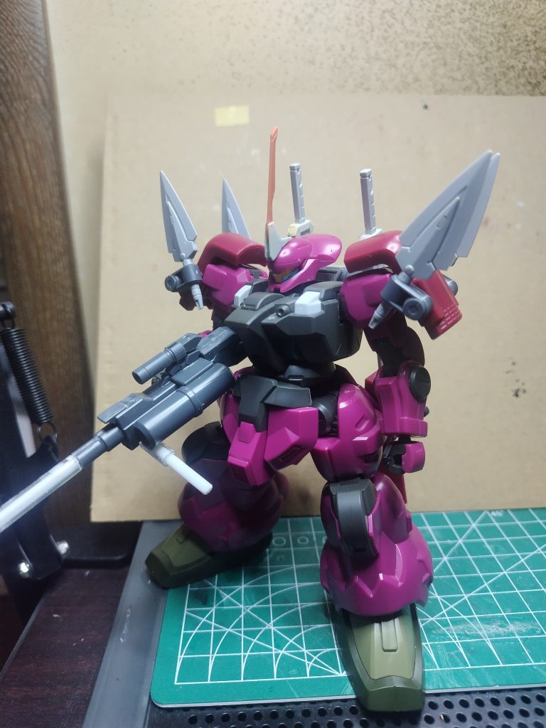 以前制作した「キング・グシオン」のディランザを使用https://gumpla.jp/hg/1196435脚だけ別途購入。久々の塗装・デカール貼りで上手くいかない所もありましたが、概ねやりたいことが出来たので満足でしたー。(*‘ω‘ *)