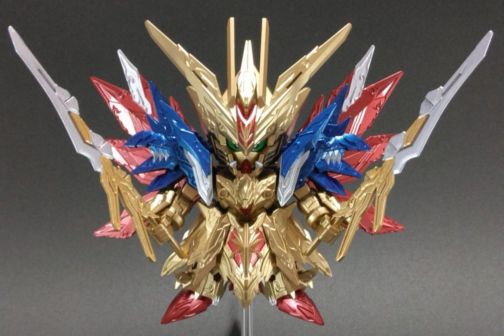 エクスランサーのイメージだとシルバー一色なのですが、さみしかったので適当に塗装しています。