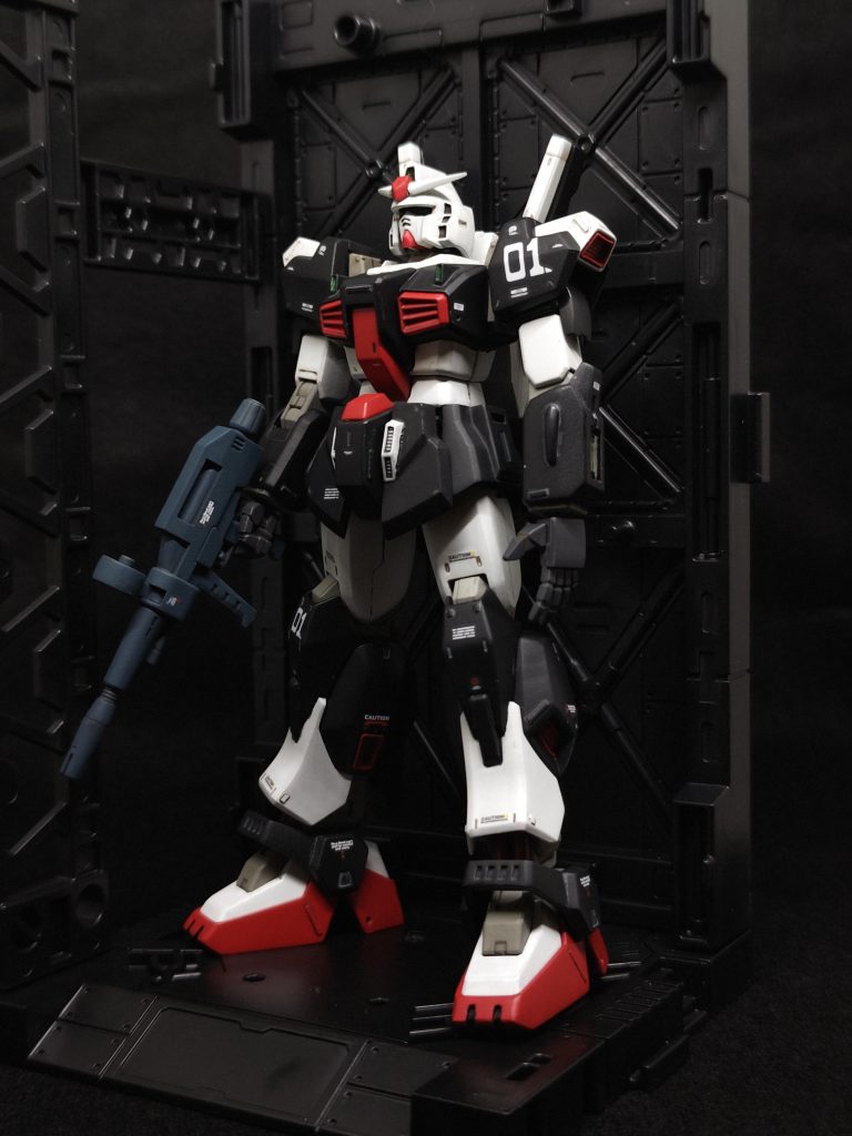 100均ベースでプロトタイプガンダムの箱絵風に。