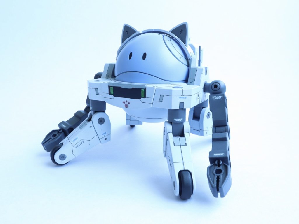 簡易キットゆえに肉抜き穴が多く、パテ埋めに苦労しました。