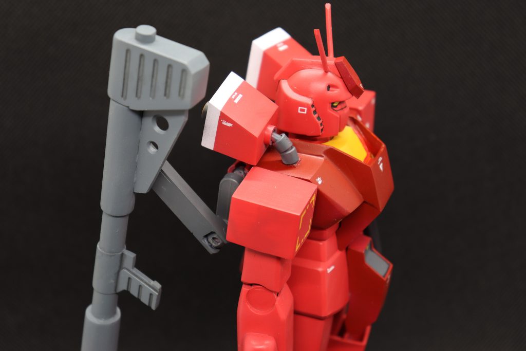 肩スラスターは後方へ向きを変えれます