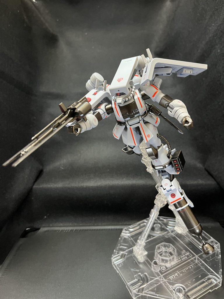 200mm × 25口径長滑腔砲。