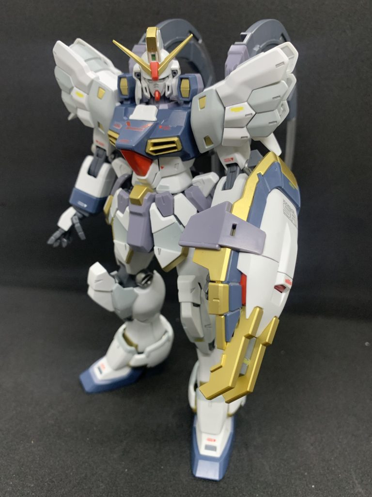 塗装は黄色部分グレーの差し色バーニアとアポジモーター部分を塗りました