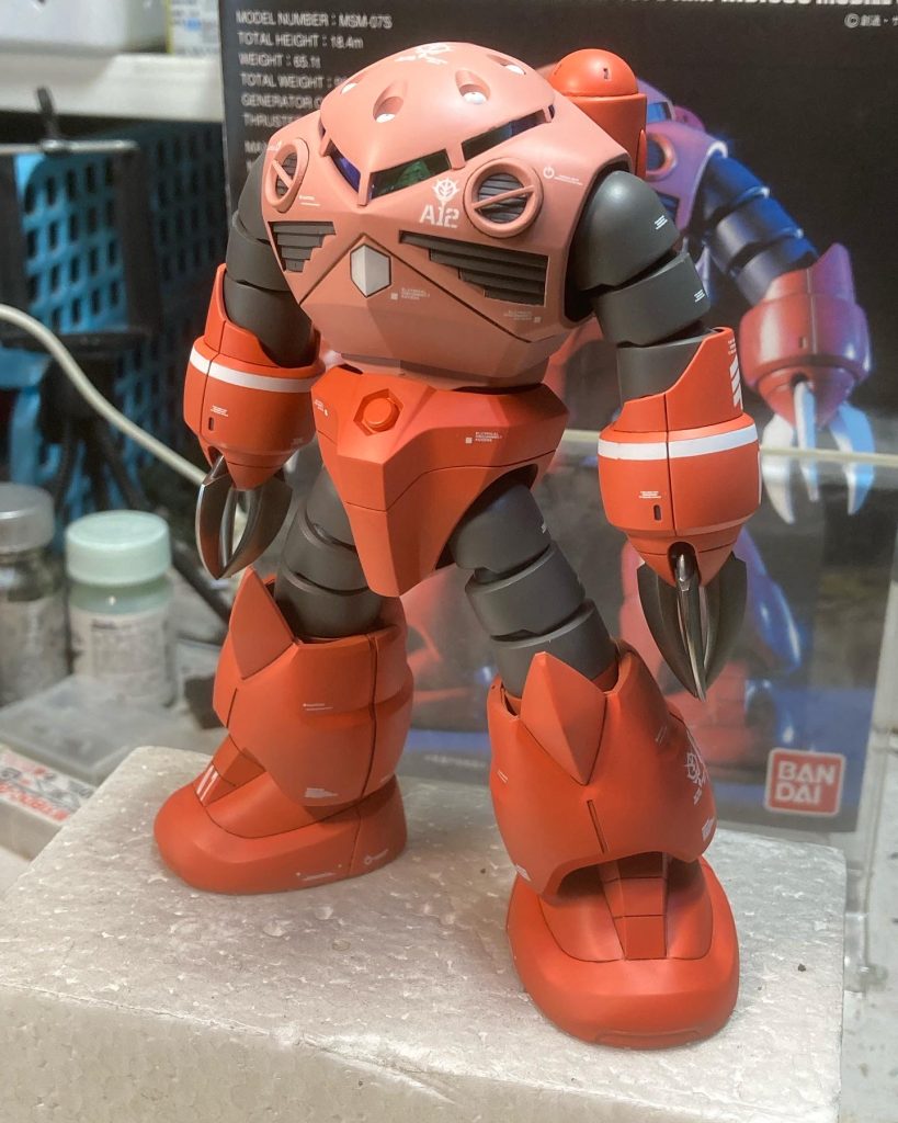 濃い方の赤はイデオンカラーのアニメイメージの方を使ってみました。