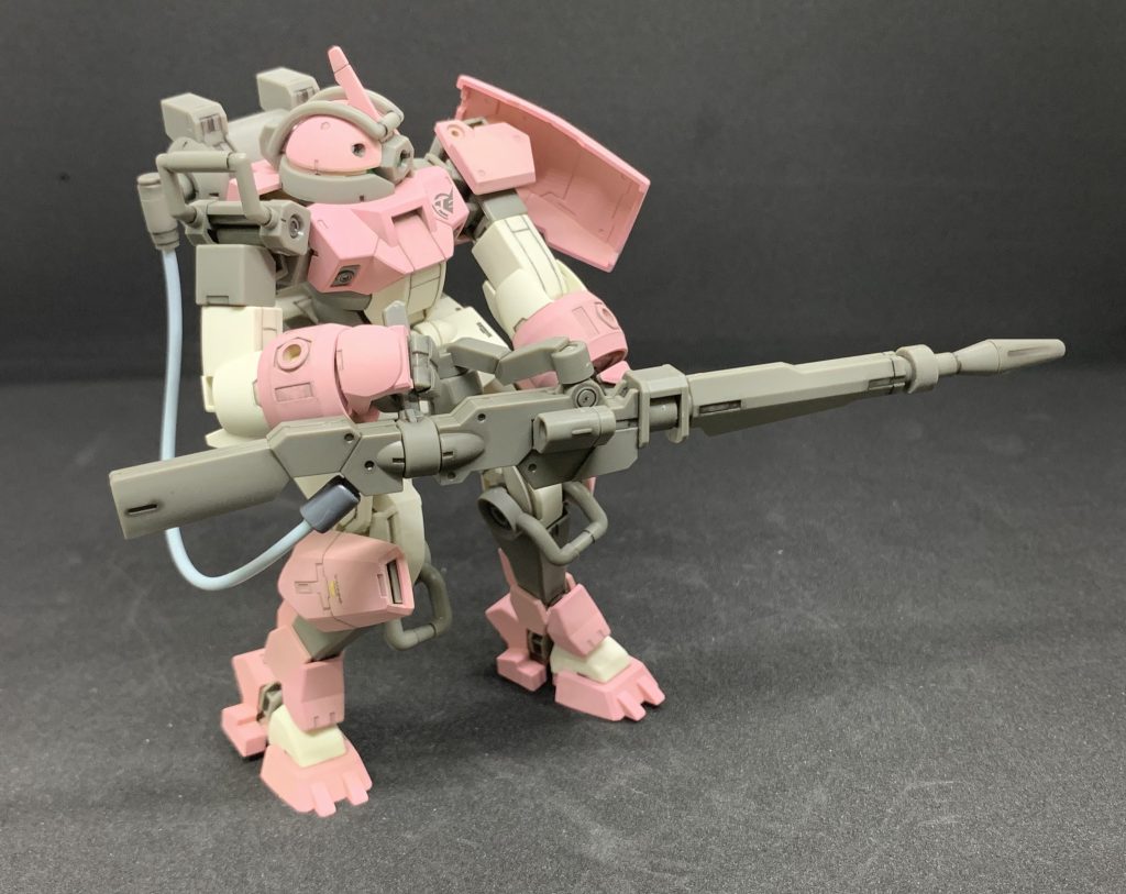 (゜Д゜≡゜Д゜)銃に付いてるリード線をはめ込むパーツが行方不明(小さいからどこかへ飛んでった模様...床這いつくばって探しても見つからない。。。涙)彼氏に即席パーツ作ってもらいリード線接着剤でくっつけてもらったので色が違います💦