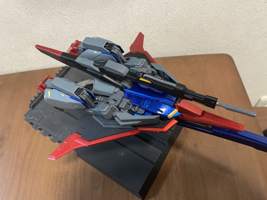 ちょっと上目なアングル