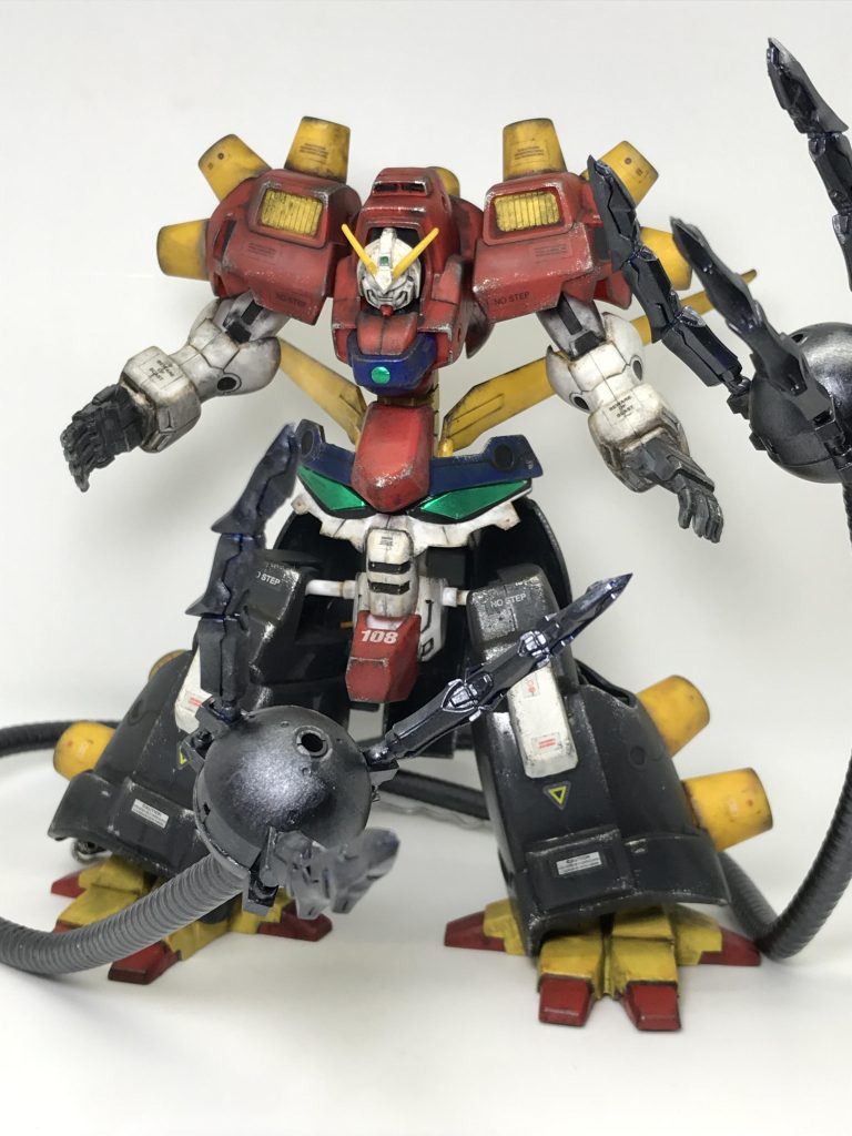 旧キット デビルガンダム単品色が足りない部分は部分塗装してウェザリングを施した過去作品ですバラして配置しただけなので、この状態にも復元可能😃
