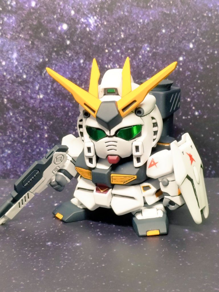 後ハメがいらなく肉抜きもないスナップキット♪その実態は…モナカ基本の合わせ目消しに、たいして飛ばないハイパーバズーカのギミックのせいでちょいと塗装がメンドイキットです