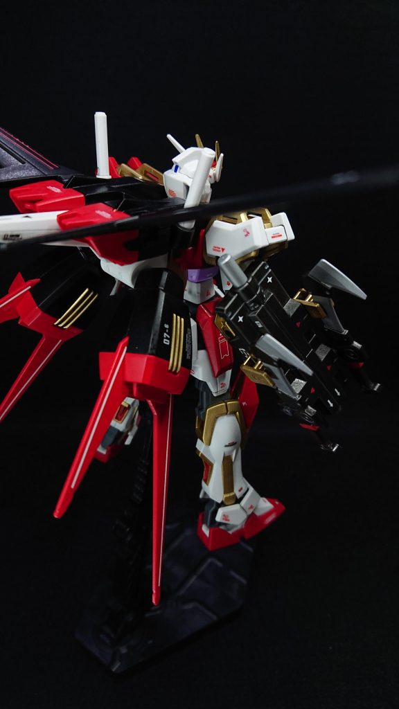 使用した塗料タミヤカラースプレー・イタリアンレッド・ブラック・ゴールドMr.カラースプレー・シルバー・黒鉄色ガンダムカラースプレー・MSパープル