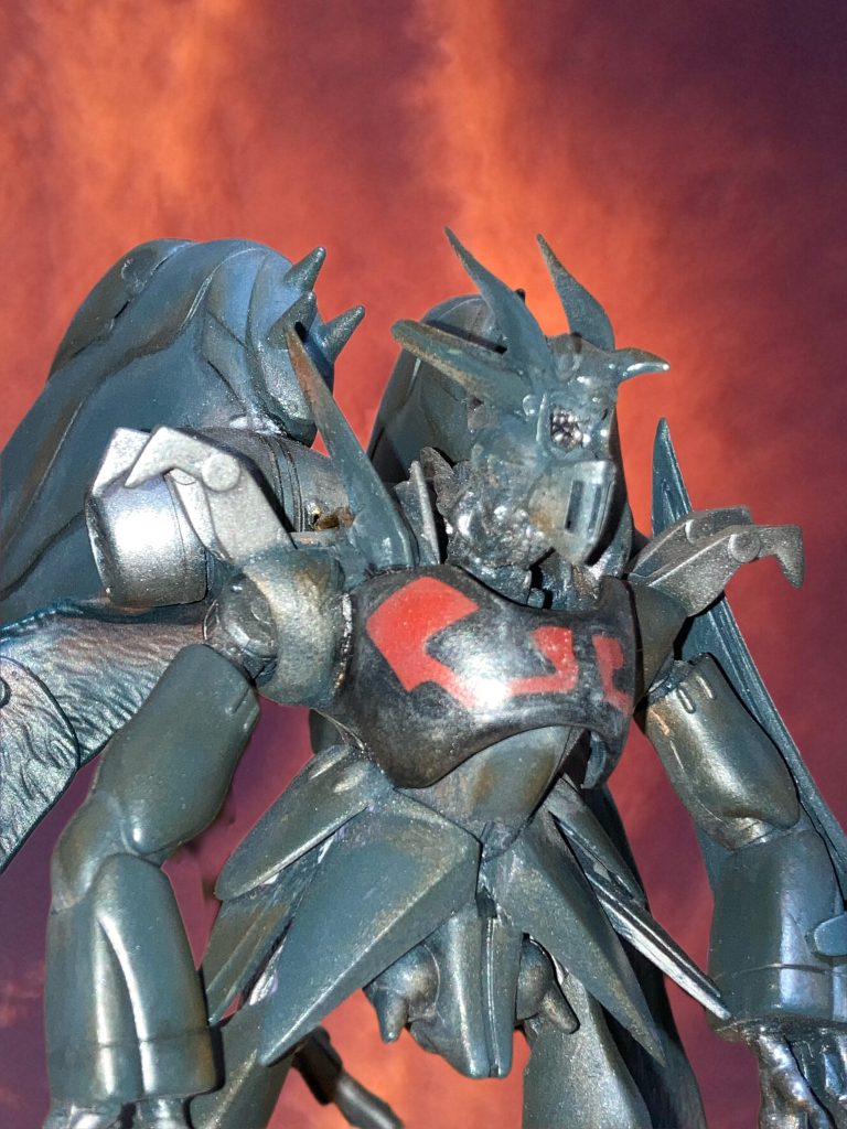 色は余り塗り分けせず、まず単色に塗ってからウェザリングマスターやウォッシングで仕上げてオリジナルの「黒騎士」感を強調してます。細かい部分は流石に塗り分けましたが、ウェザリングマスターのグラデーションがメインですね。