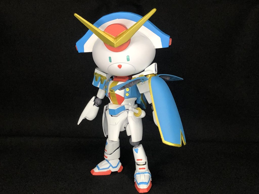 肩マント型のシールドはちゃんとギミックを残しているので開きます。