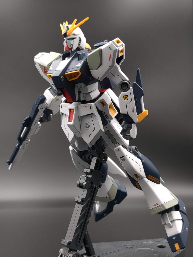 プラモ作り以上に写真撮りとポージングが難しいこれもまた修行が必要なようです