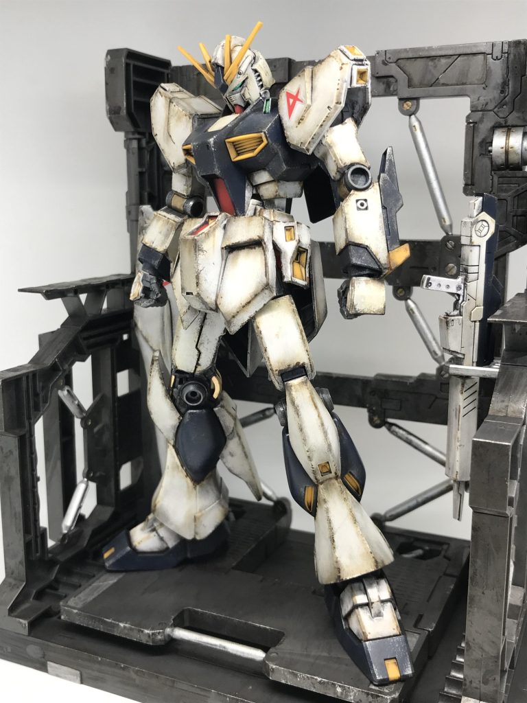 アルバトロ・ナル・タママ・アスカ「俺は tamama…ディスプレイベースは狙われている!!」シモーヌ「いやぁ〜」デビッド「誰か説明してくれよ!」←なぜディスプレイベースが売ってないのか…レイズナー第一話OPより