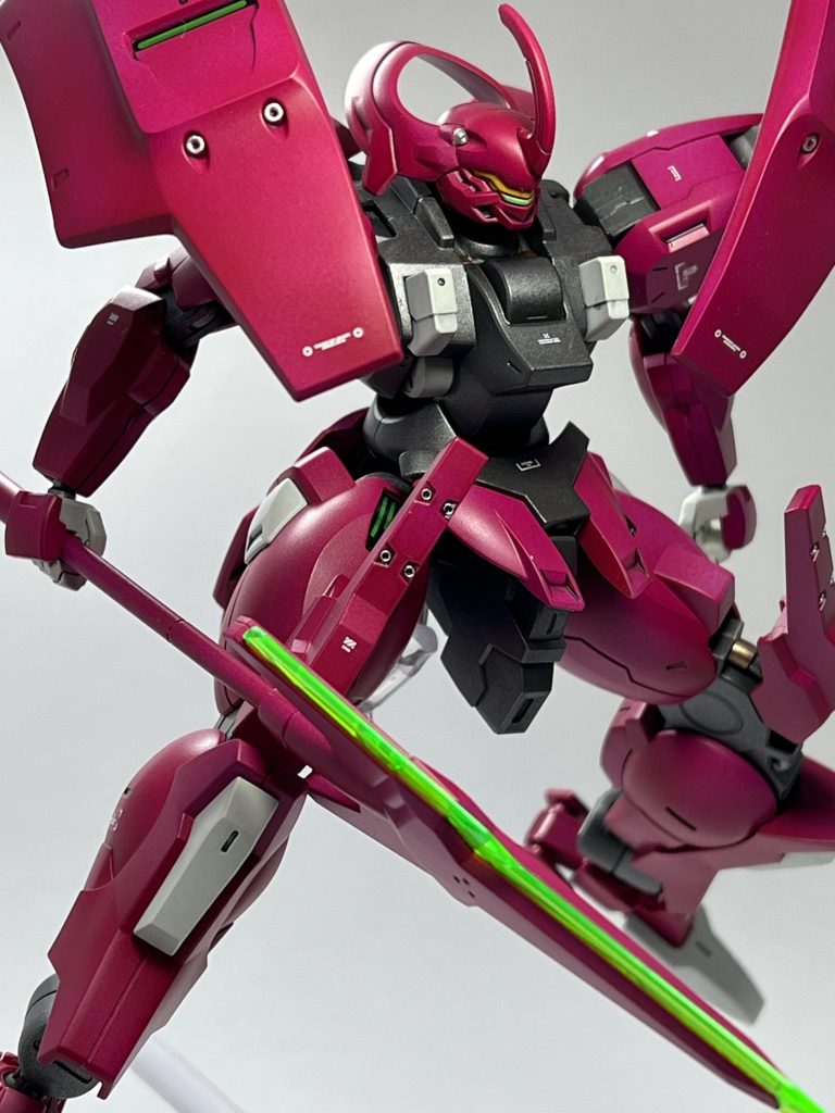 買ったときはシールドバインダー部分にスジボリなどを足すとカッコいいかもとかは思いましたが、そんなテクニックは無いので思い留まりました。