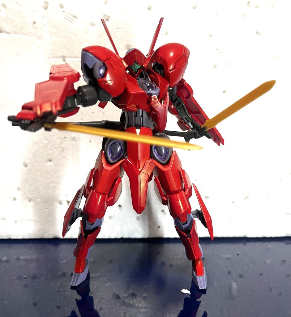 剣を構えたポーズ 武器類はグリムゲルデの物をそのまま流用しました。
