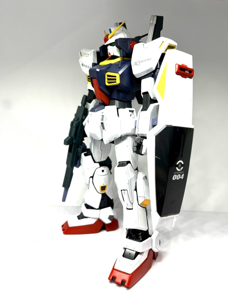 デカールはなるべく少なめに意識しました