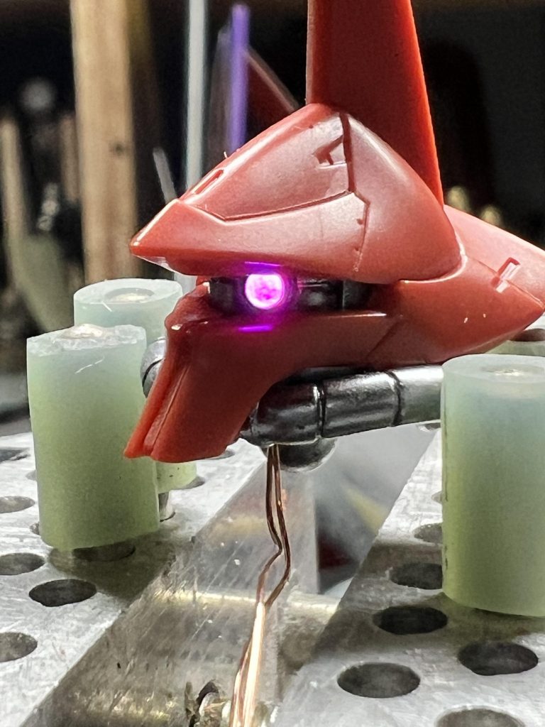 モノアイ可動出来ます